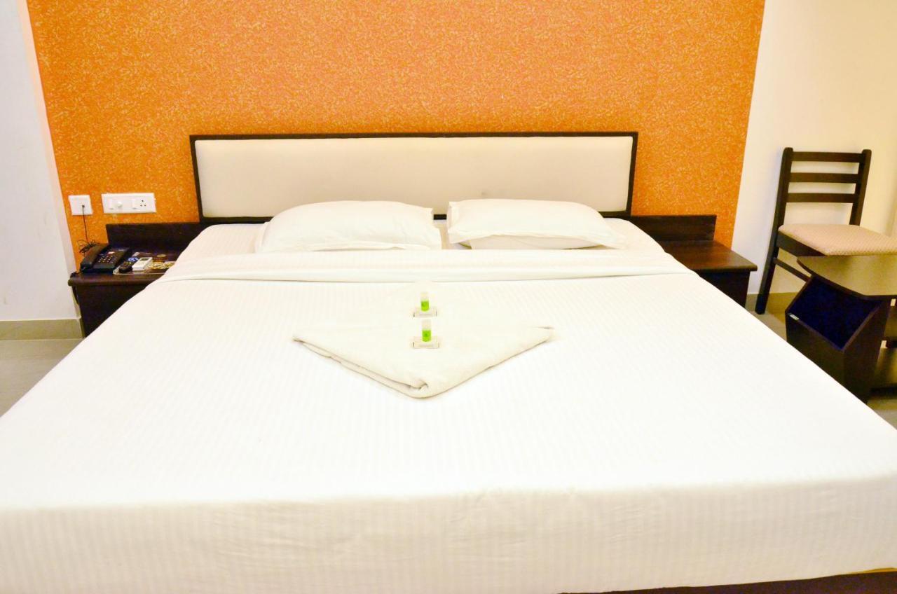 Hotel Ambai Grand Ambasamudram Exterior photo