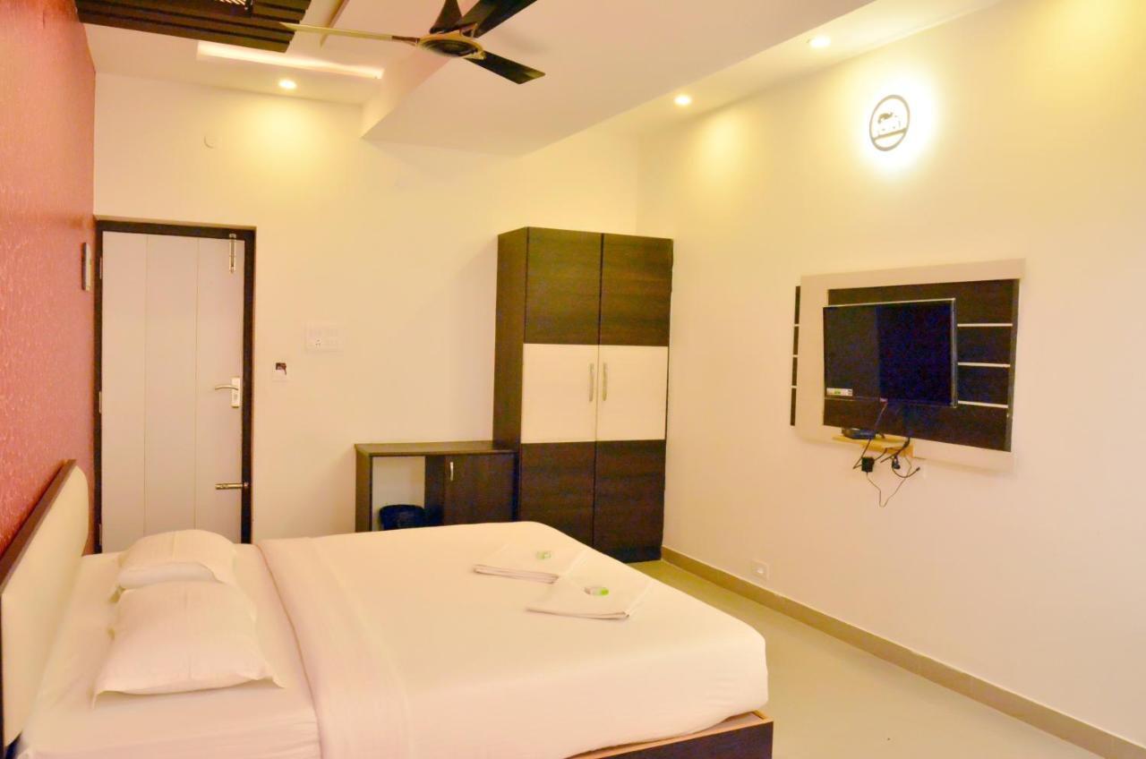 Hotel Ambai Grand Ambasamudram Exterior photo